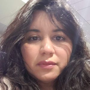 Meet your Posher, Amina